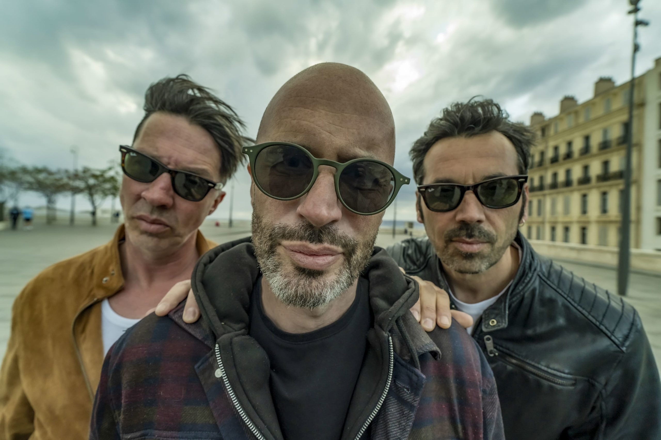 Le bus - Concert de 1 gars et 1 indien